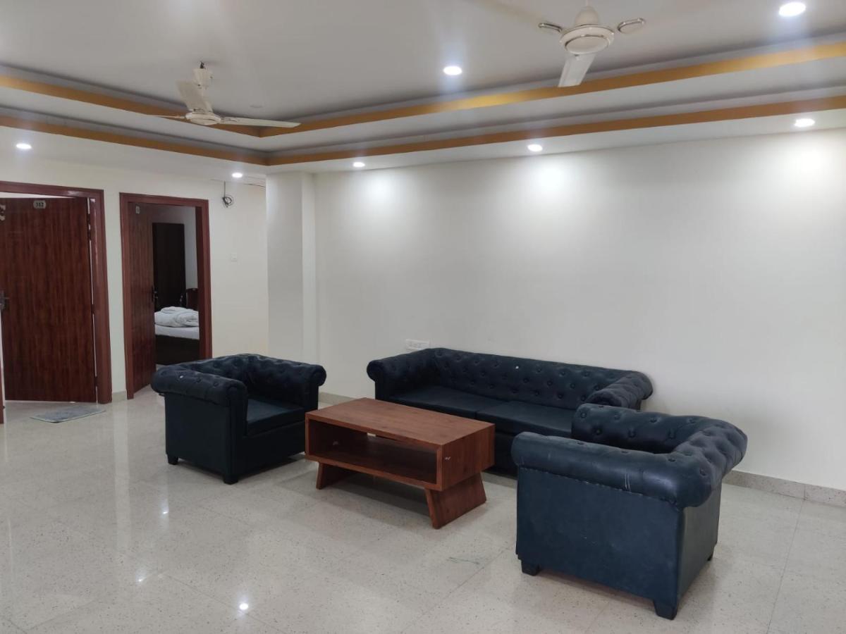 גווהטי Hotel Haren Grand מראה חיצוני תמונה